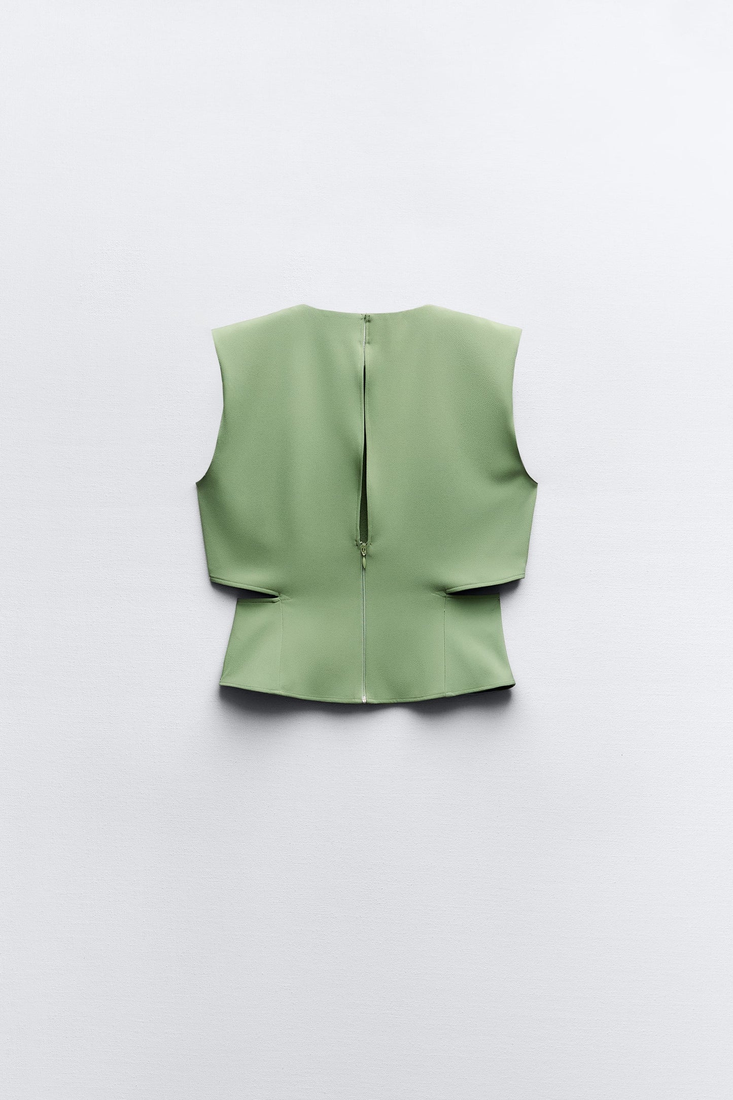 Crepe cut-out top