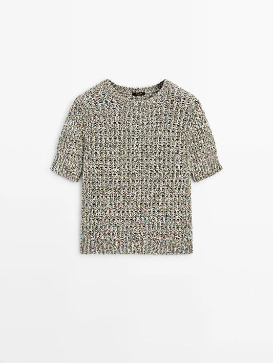 Short sleeve knit sweater with a crew neck