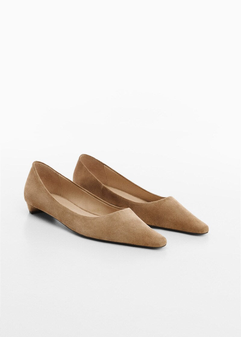 Pointed toe leather shoes