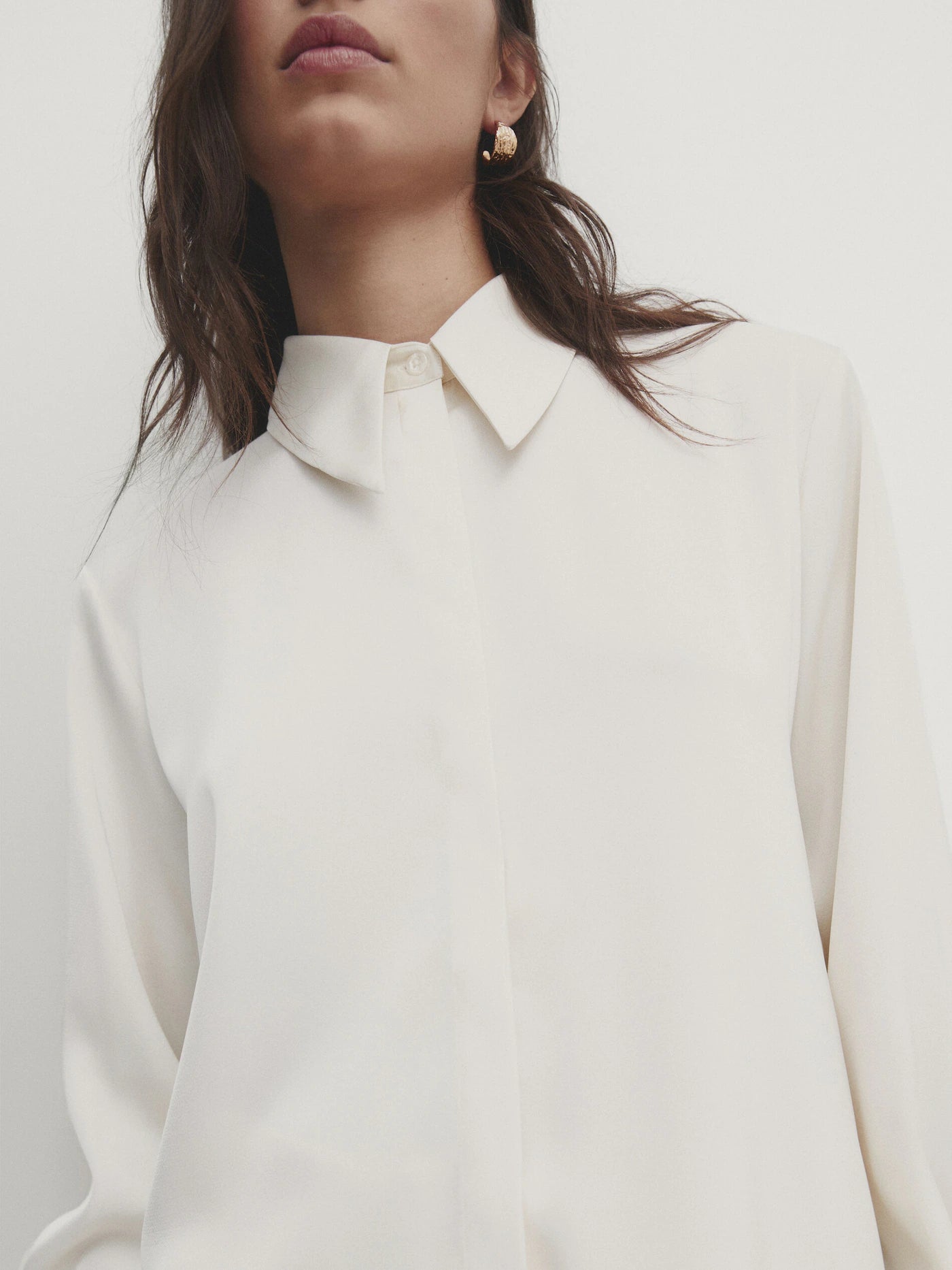Pleated shirt with tie detail