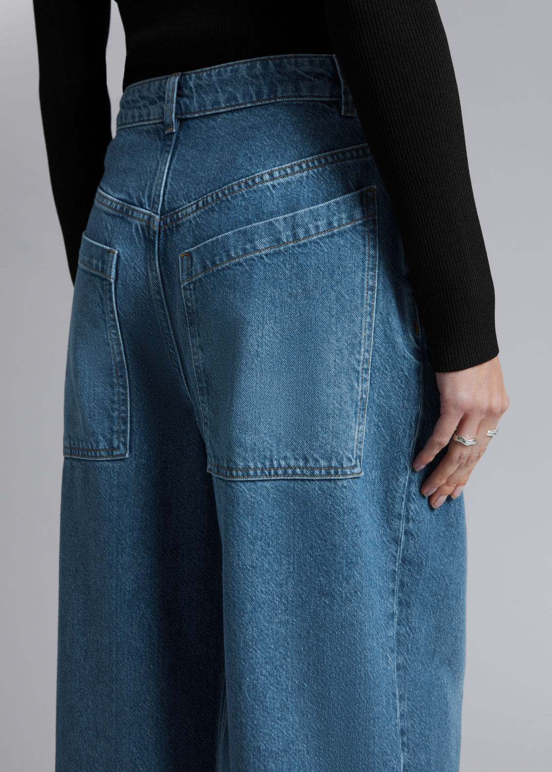 Wide baggy jeans
