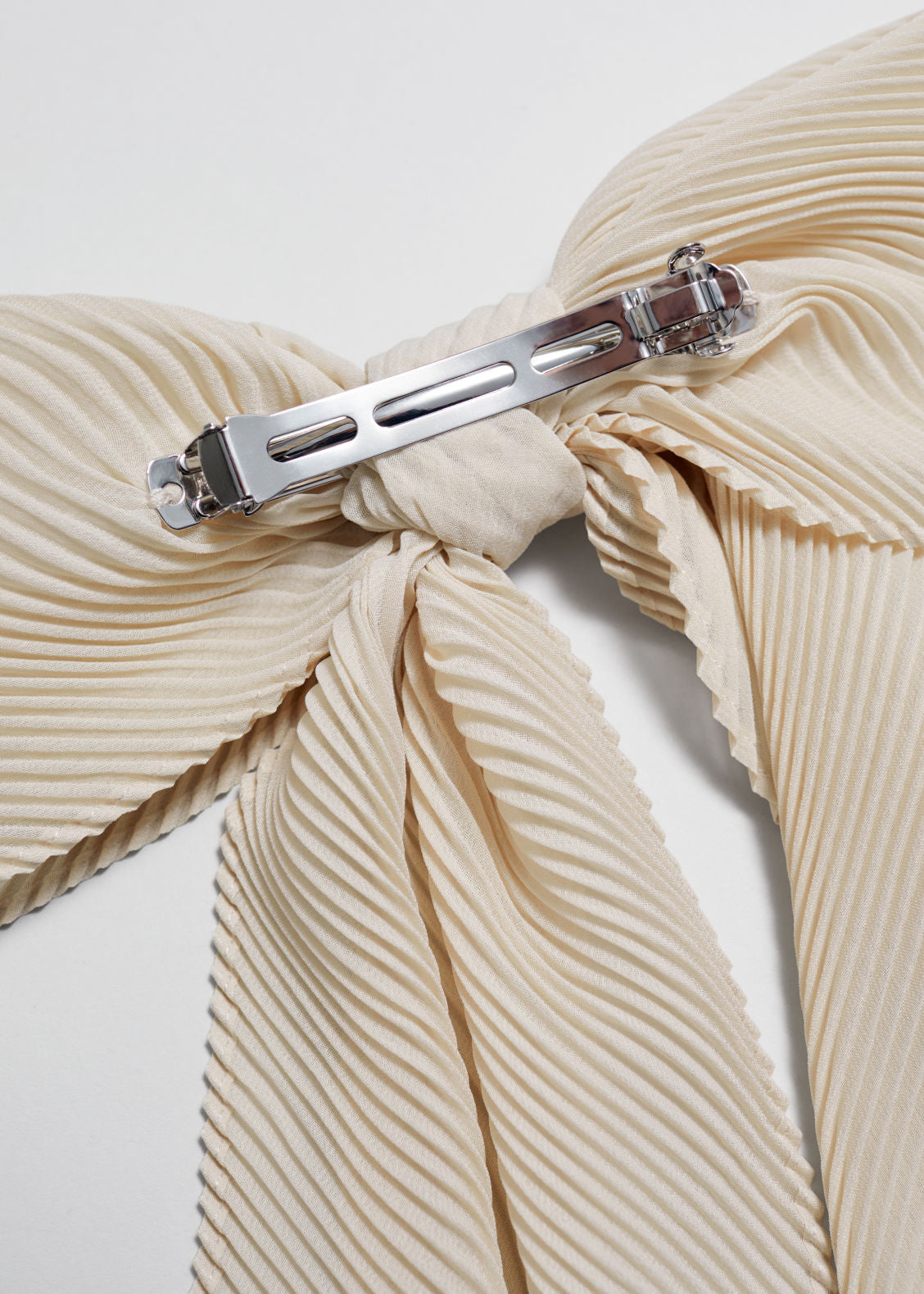 Pleated bow hair clip