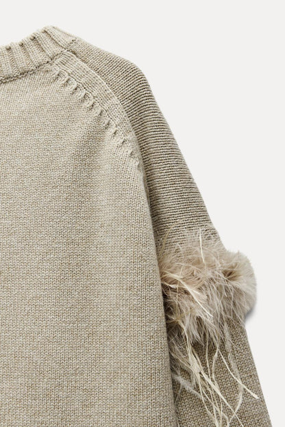 Oversized 100% wool feather sweater