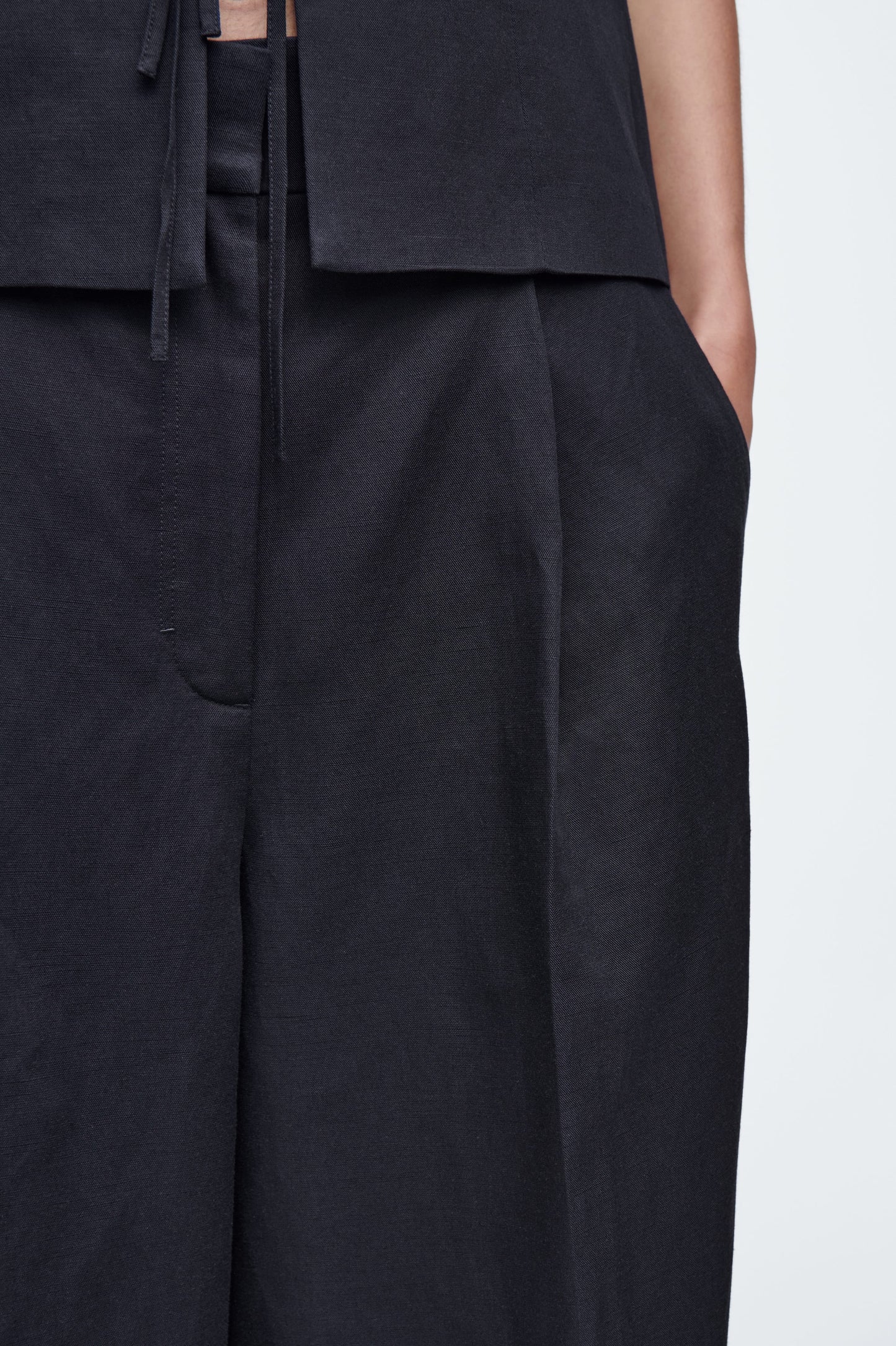 Relaxed linen-blend wide-leg trousers