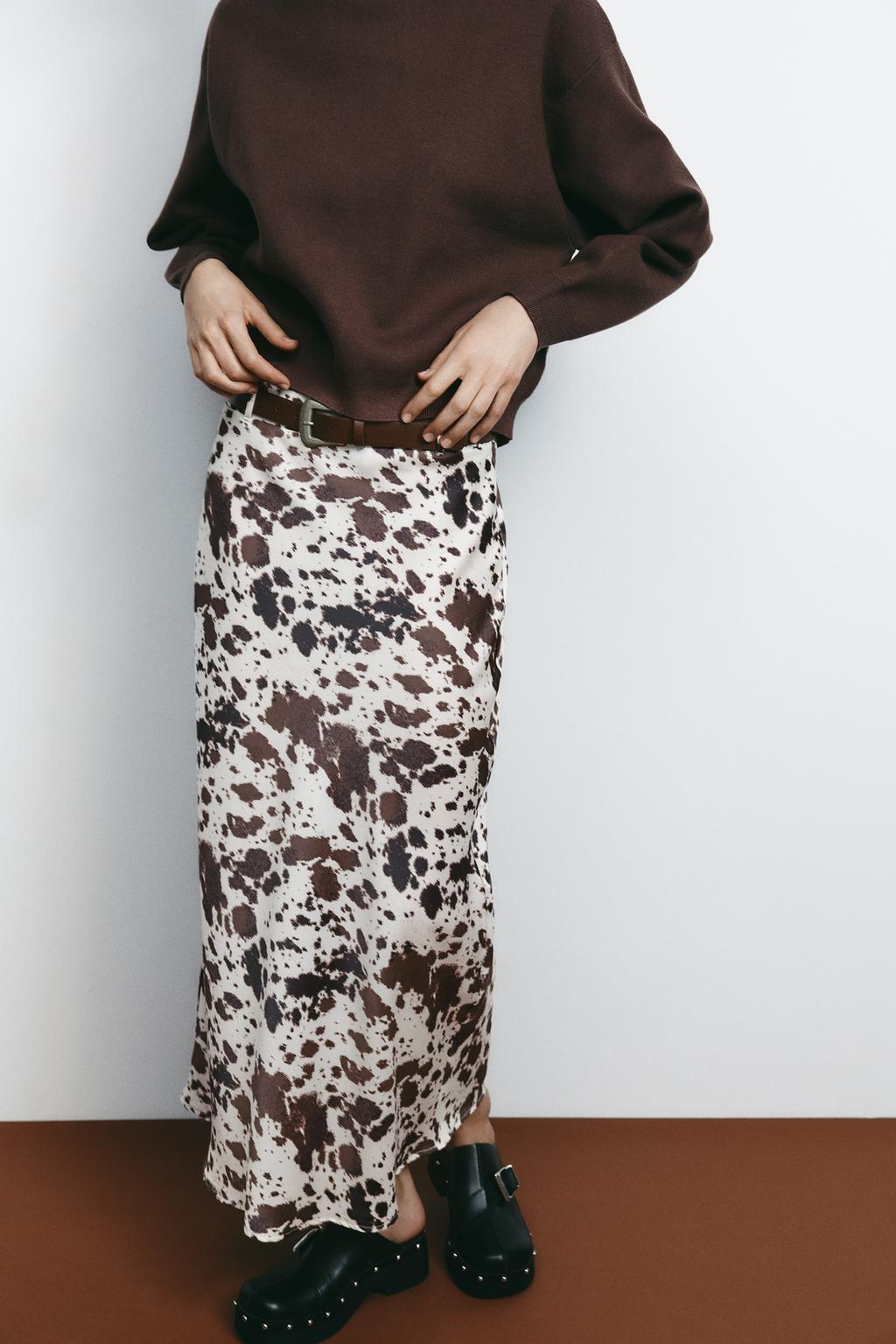 Satin print skirt with belt