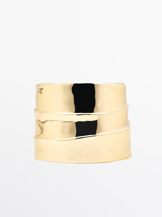 Pleated metal cuff