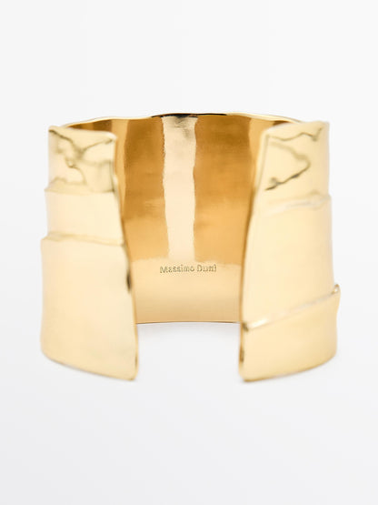 Pleated metal cuff