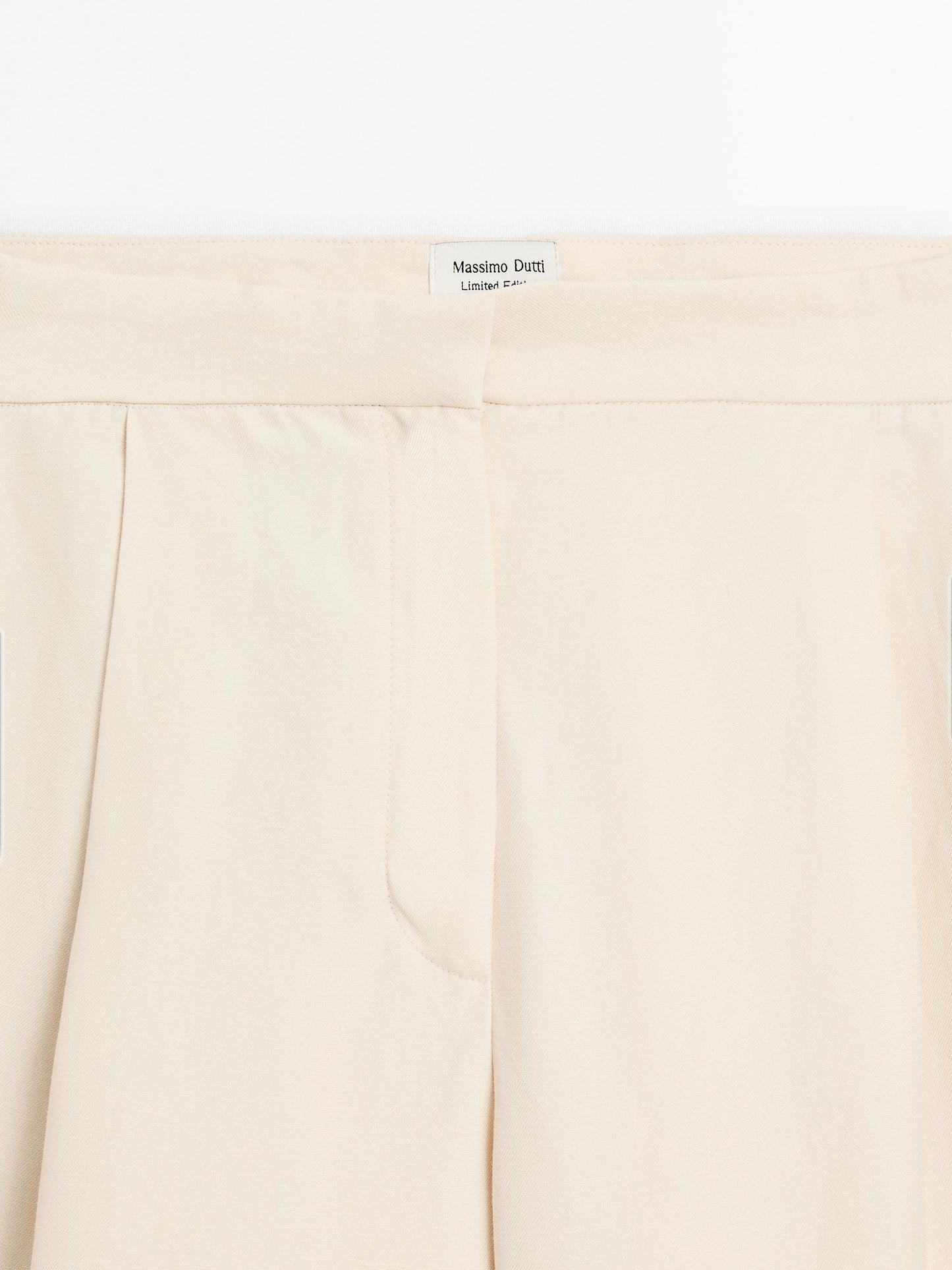 Trousers with dart detail