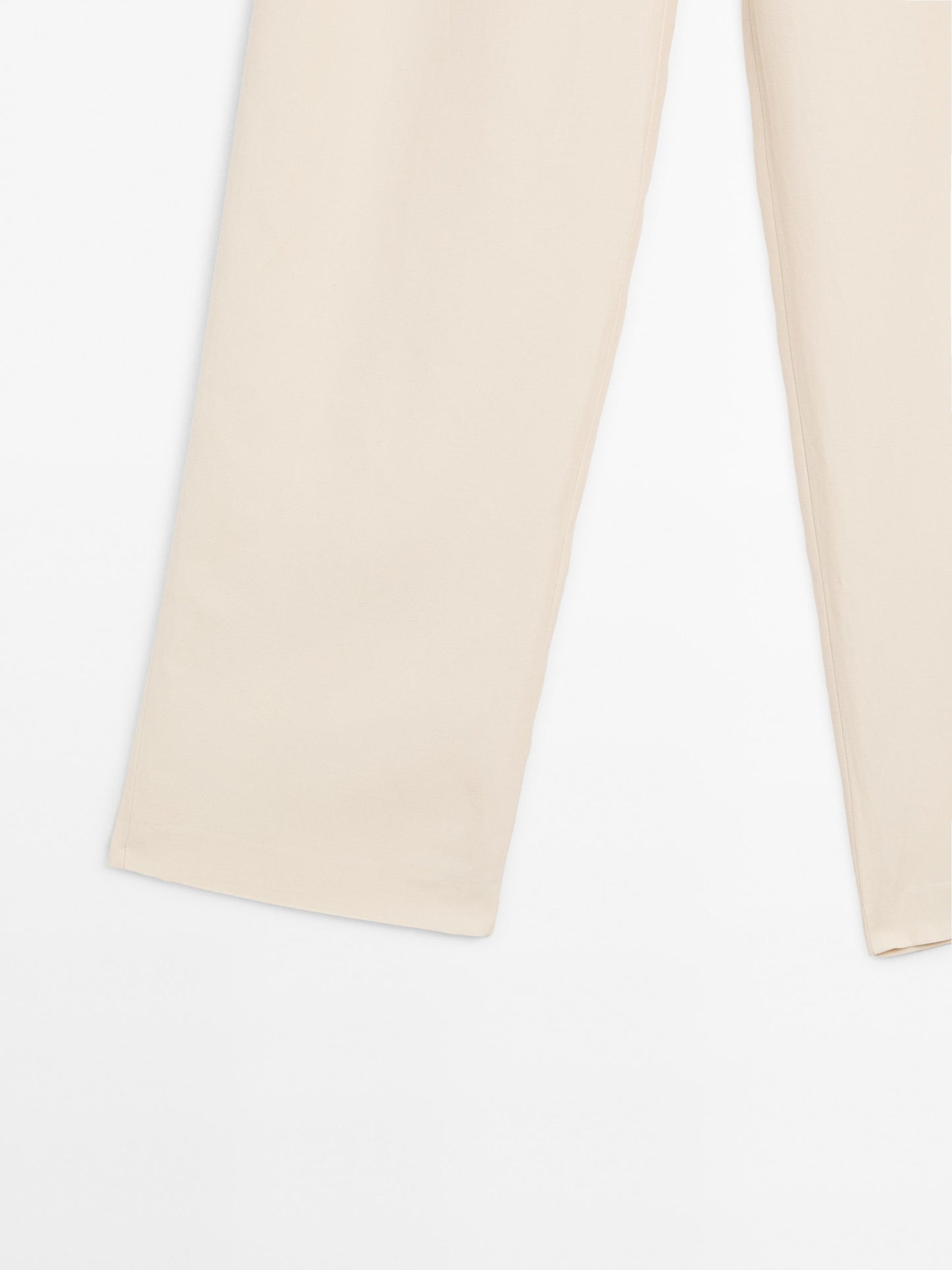 Trousers with dart detail