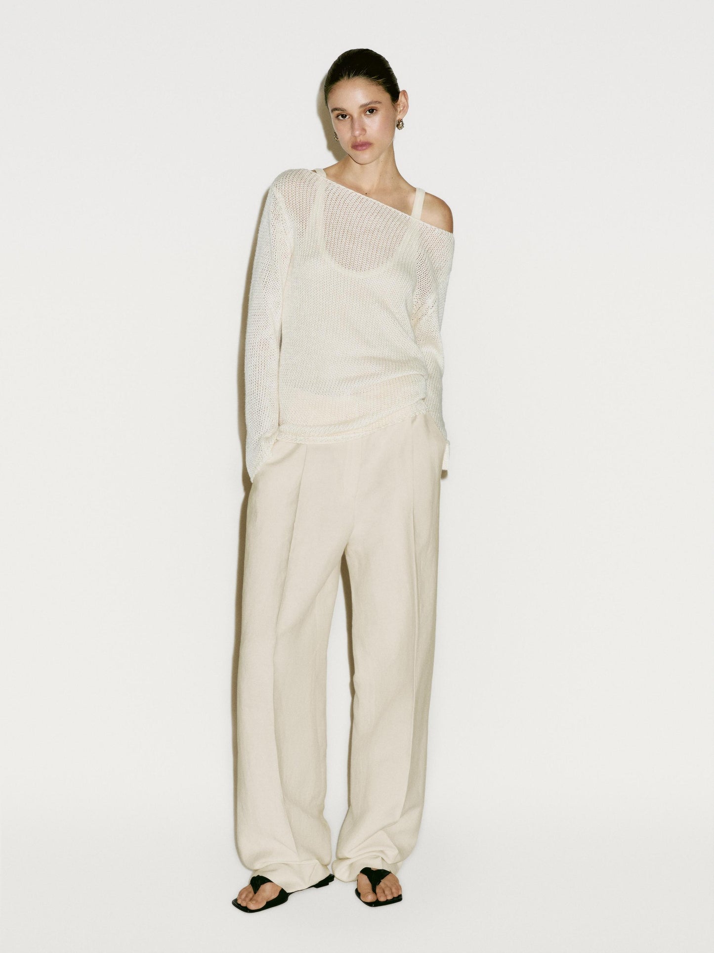 Trousers with dart detail