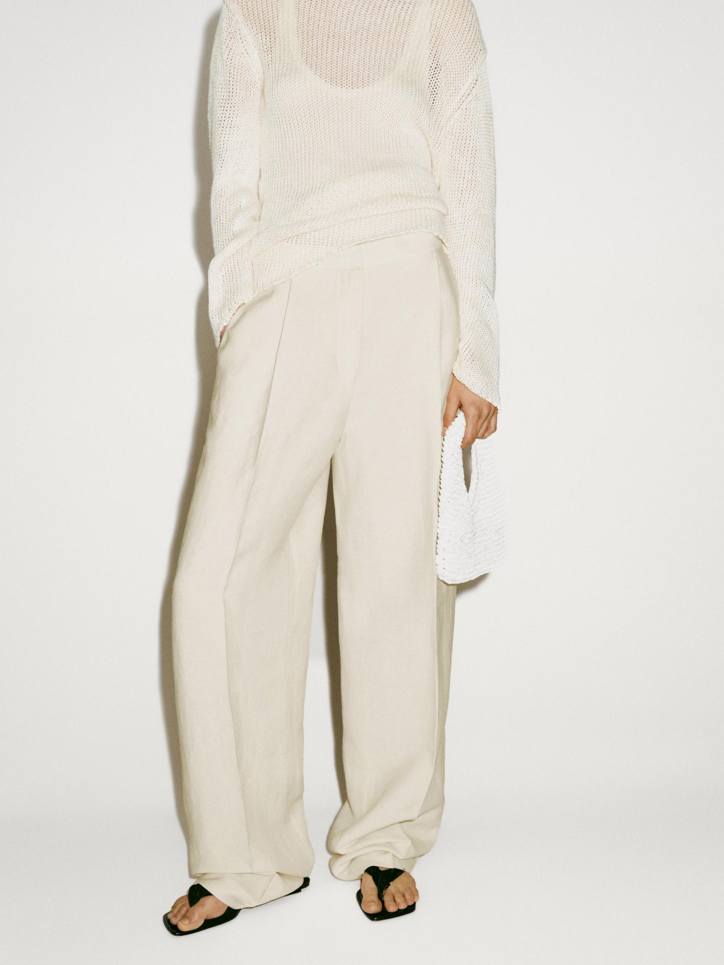 Trousers with dart detail