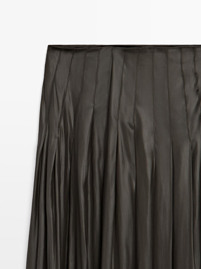 Pintuck midi skirt with waxed finish