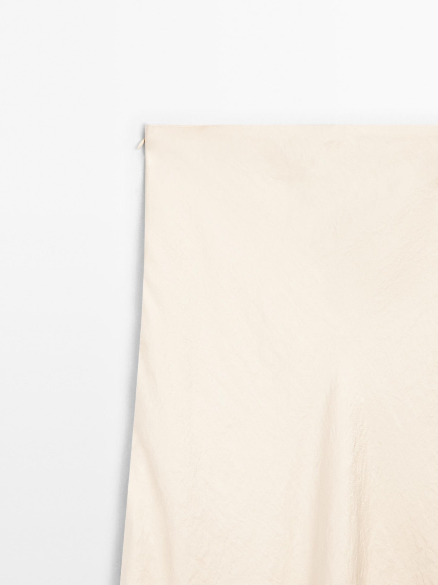 Flowing satin midi skirt · Cream · Sunglasses | Massimo Dutti