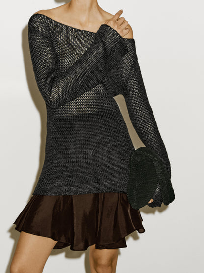 Flowing short skirt with flounce