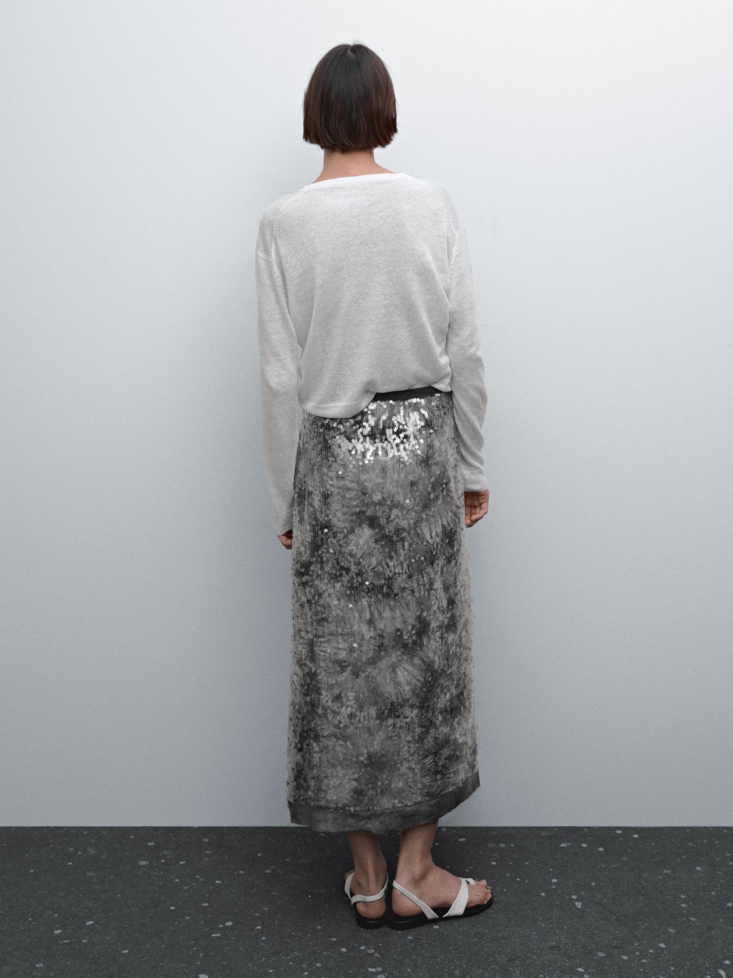 Midi skirt with sequins