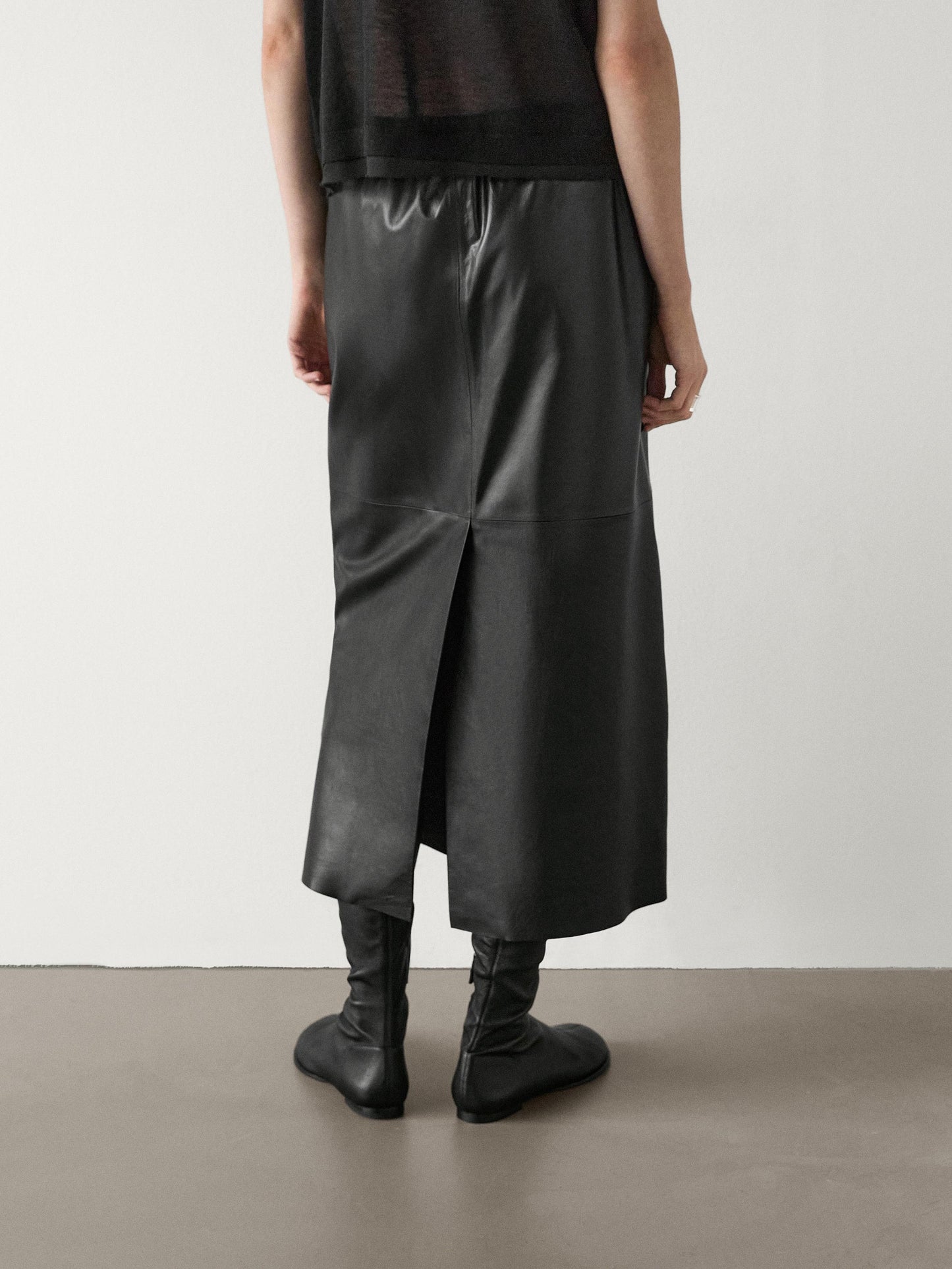 Soft nappa leather midi skirt