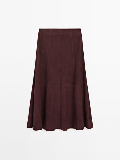 Suede leather flounce skirt with seams