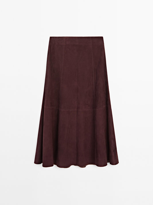 Suede leather flounce skirt with seams