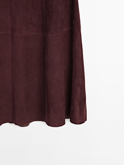 Suede leather flounce skirt with seams