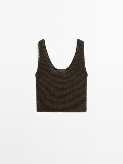 Cotton blend knit top with round neckline