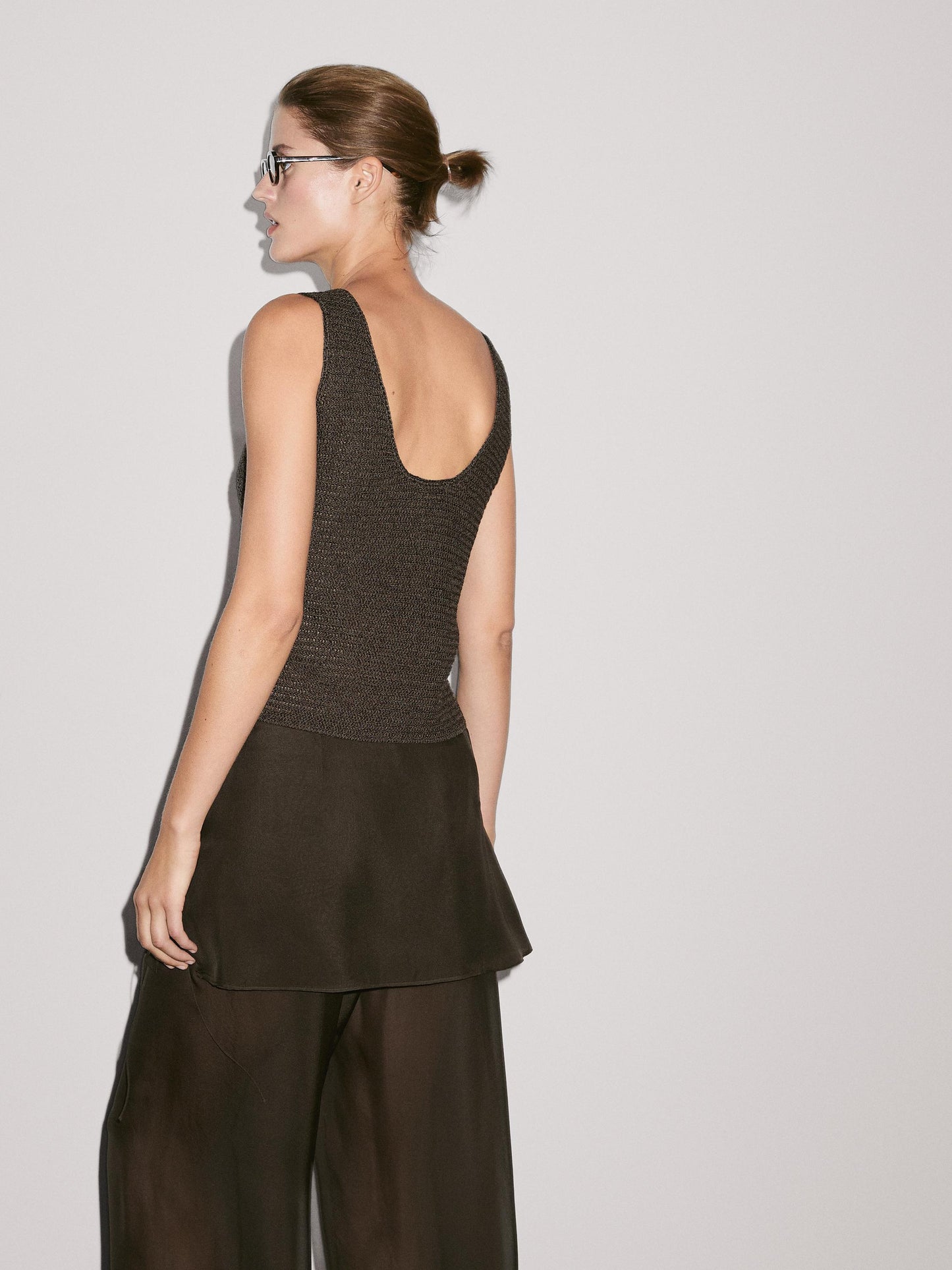 Cotton blend knit top with round neckline