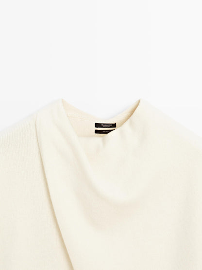 100% wool knit sweater with scarf