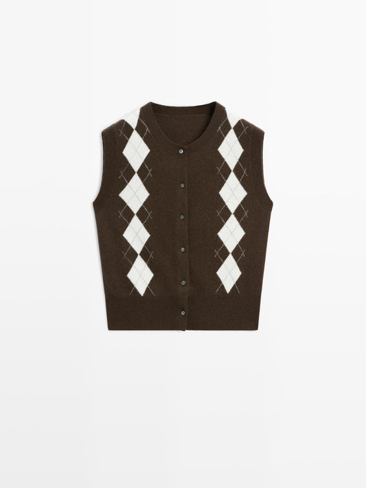 Knit cardigan with diamond detail