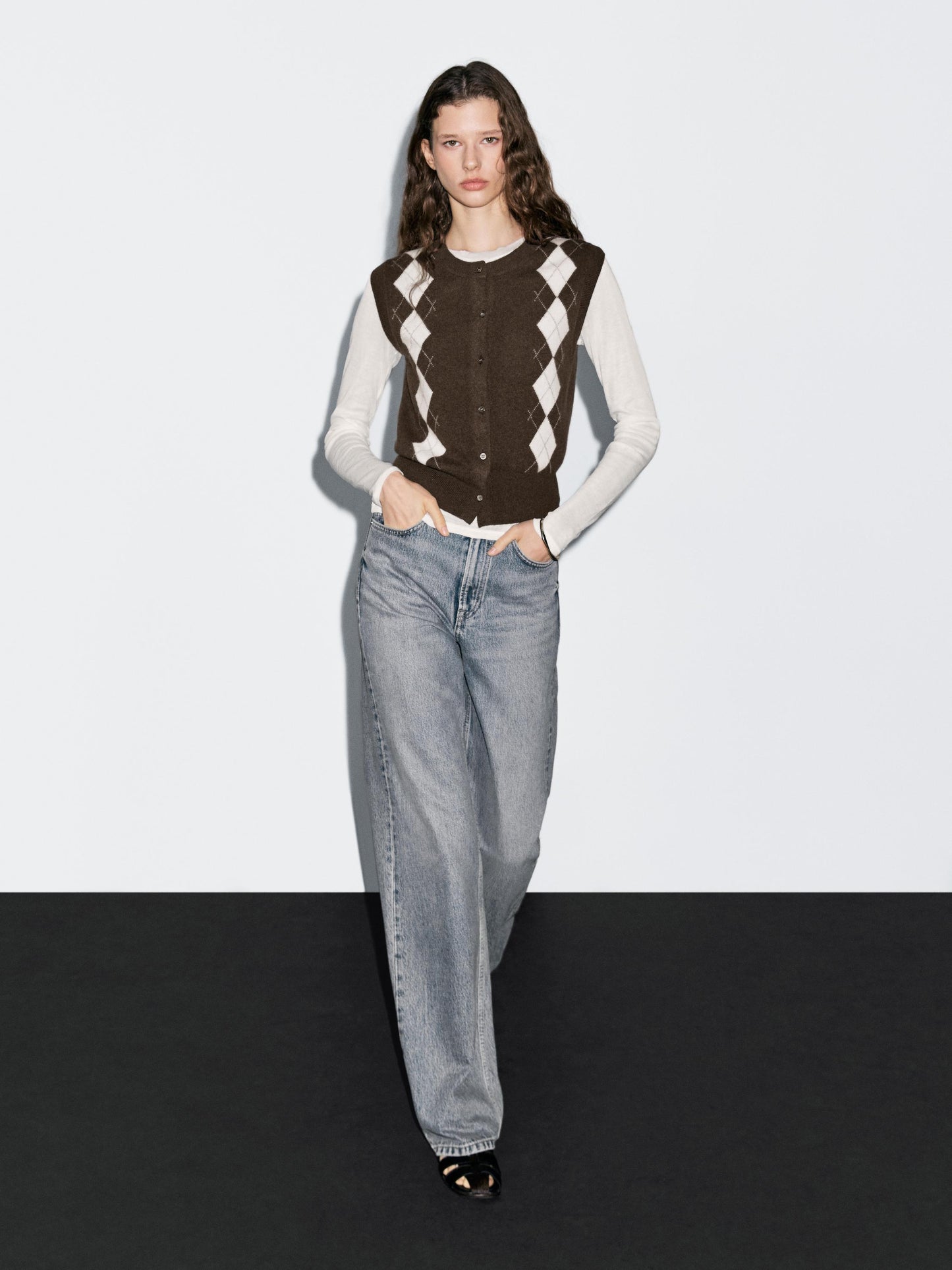 Knit cardigan with diamond detail