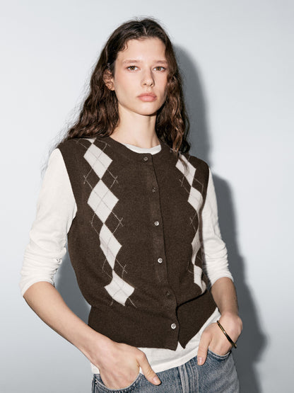 Knit cardigan with diamond detail