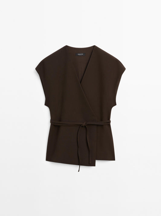 Crossover kimono with ties