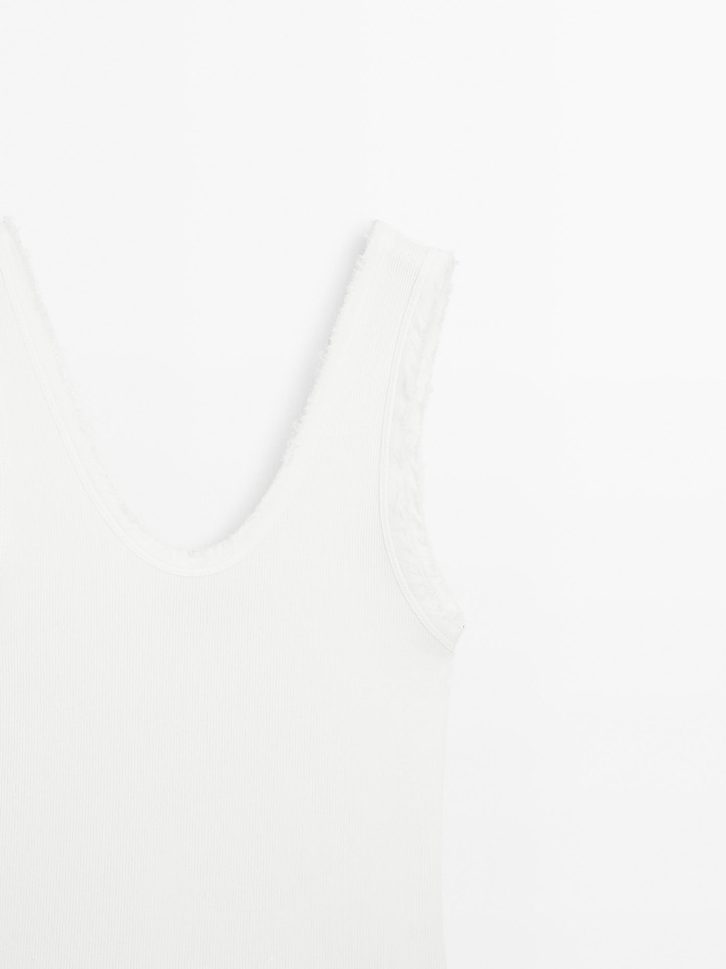 Cotton blend top with frayed piping