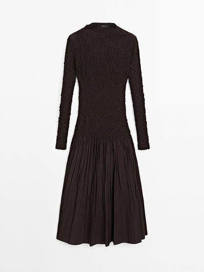 Long pleated stretch dress