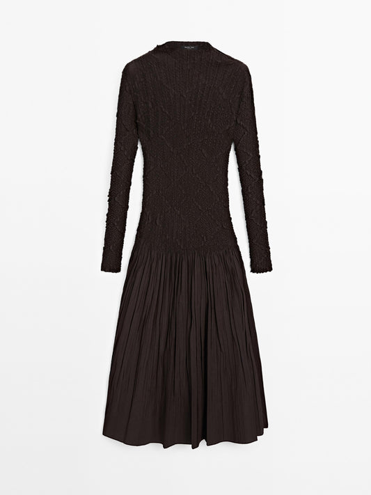 Long pleated stretch dress