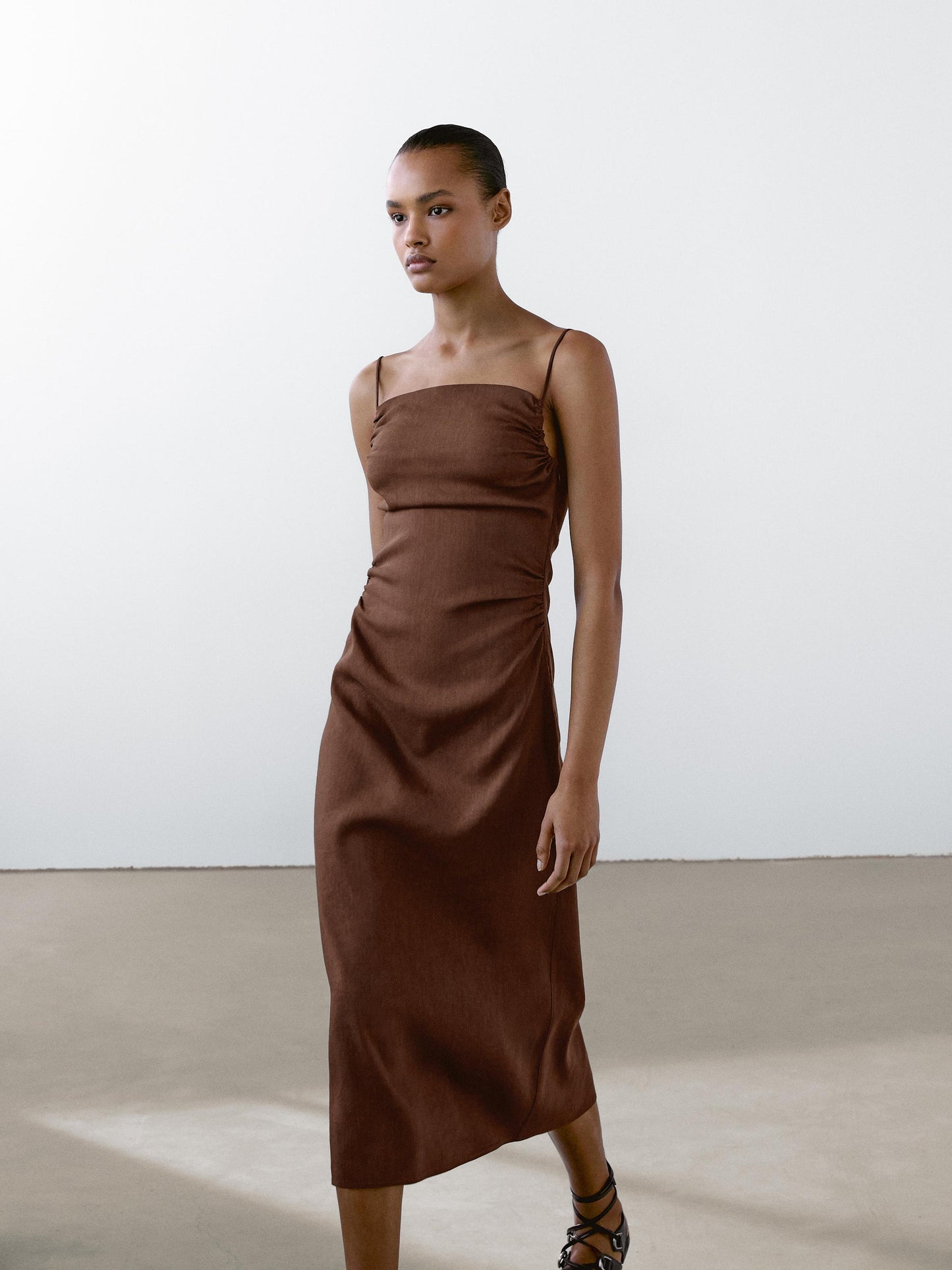 Gathered linen blend midi dress