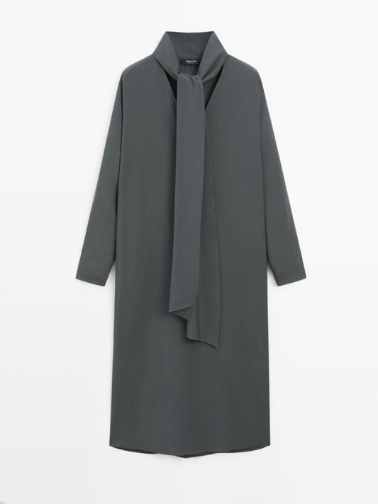 V-neckline midi dress with tie detail