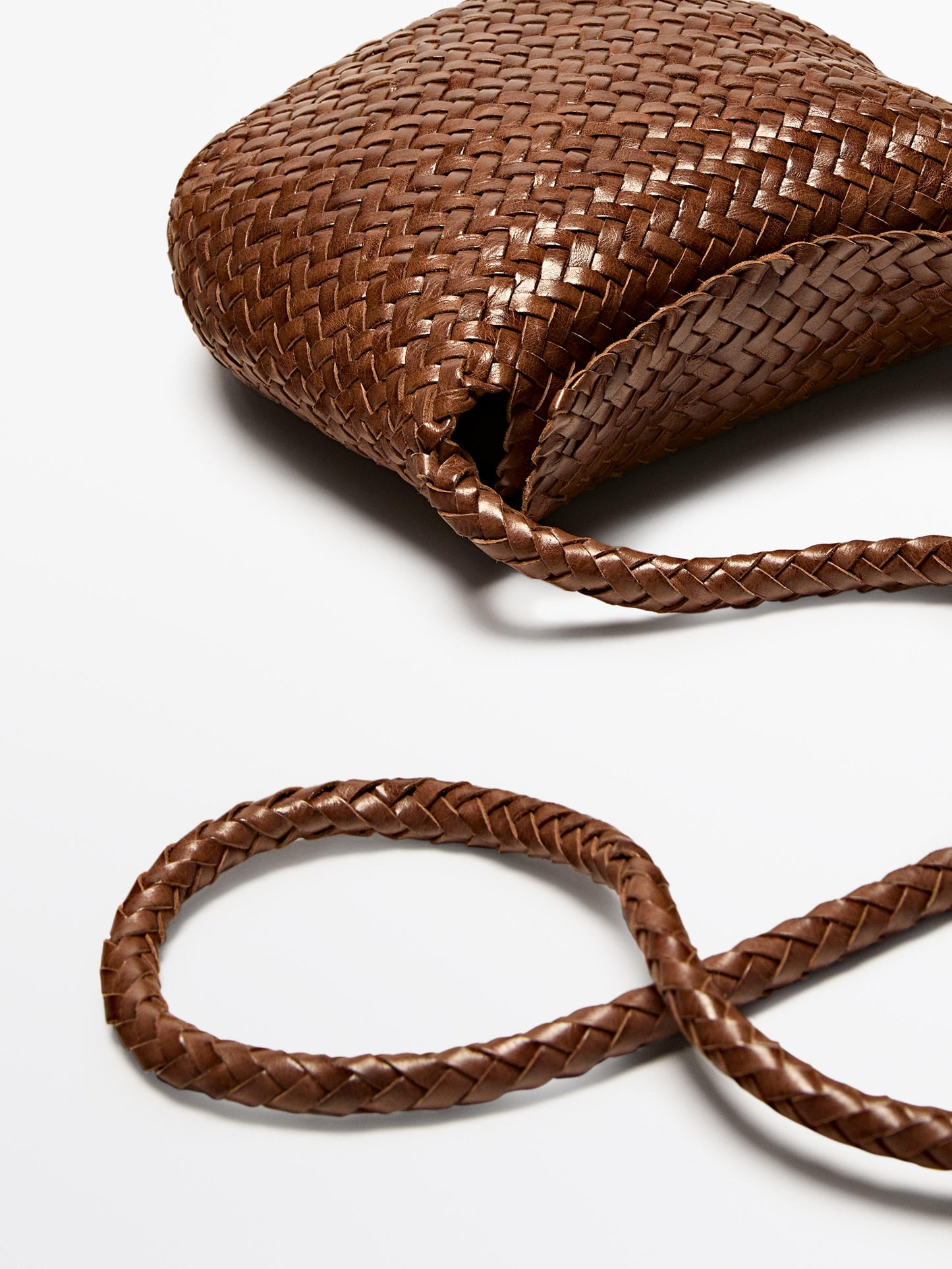 Braided leather shoulder bag