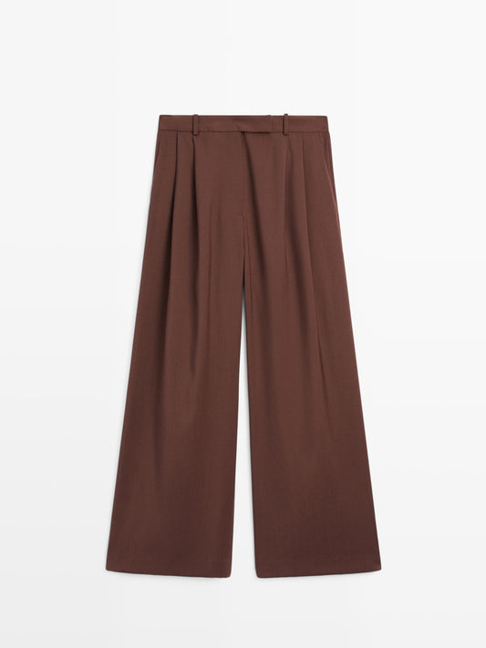 Wide-leg trousers with double dart