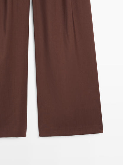 Wide-leg trousers with double dart