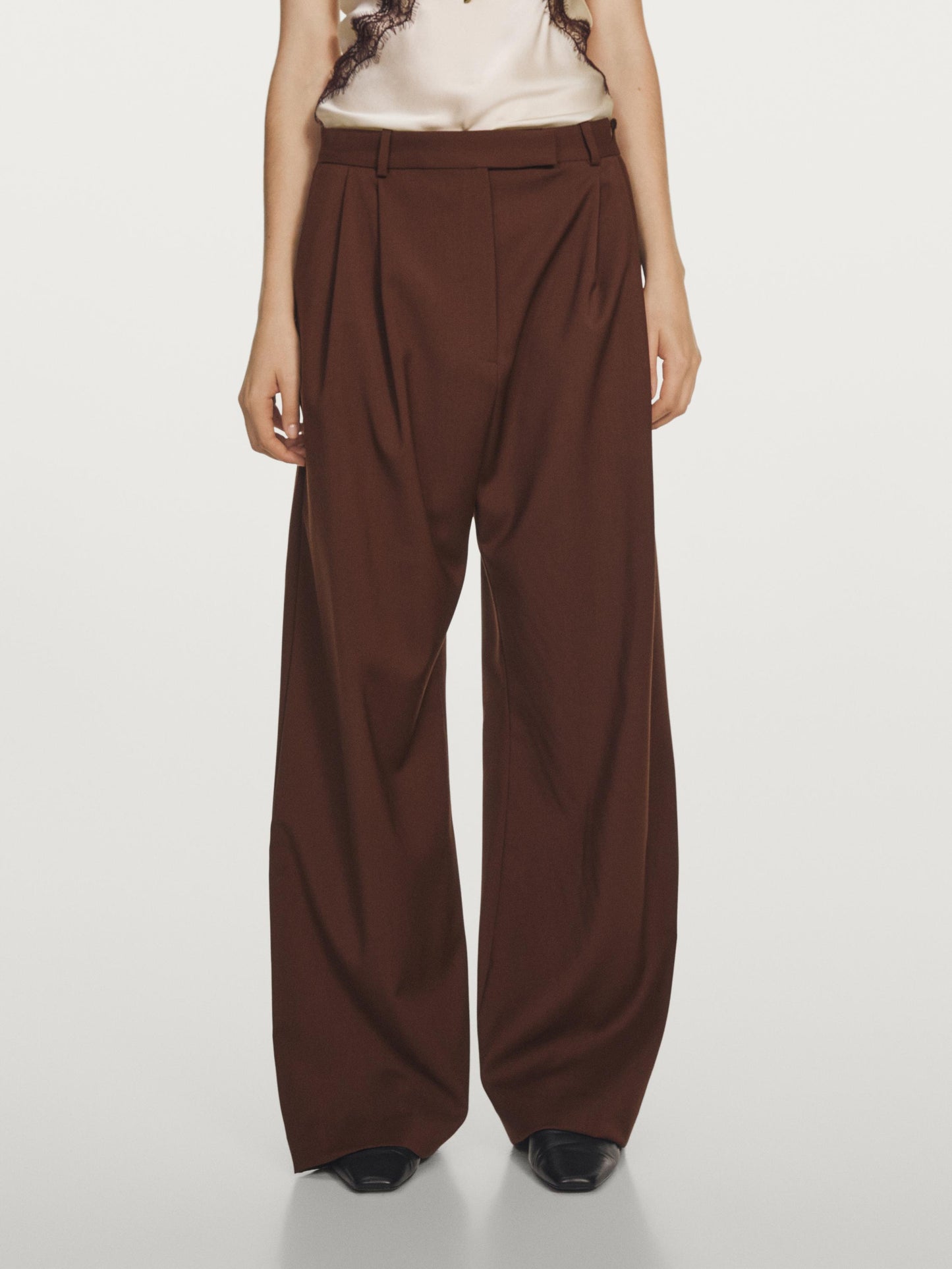 Wide-leg trousers with double dart