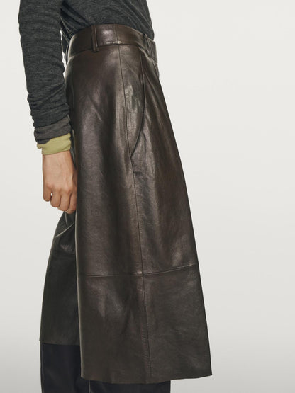 Long nappa leather Bermuda shorts with darts