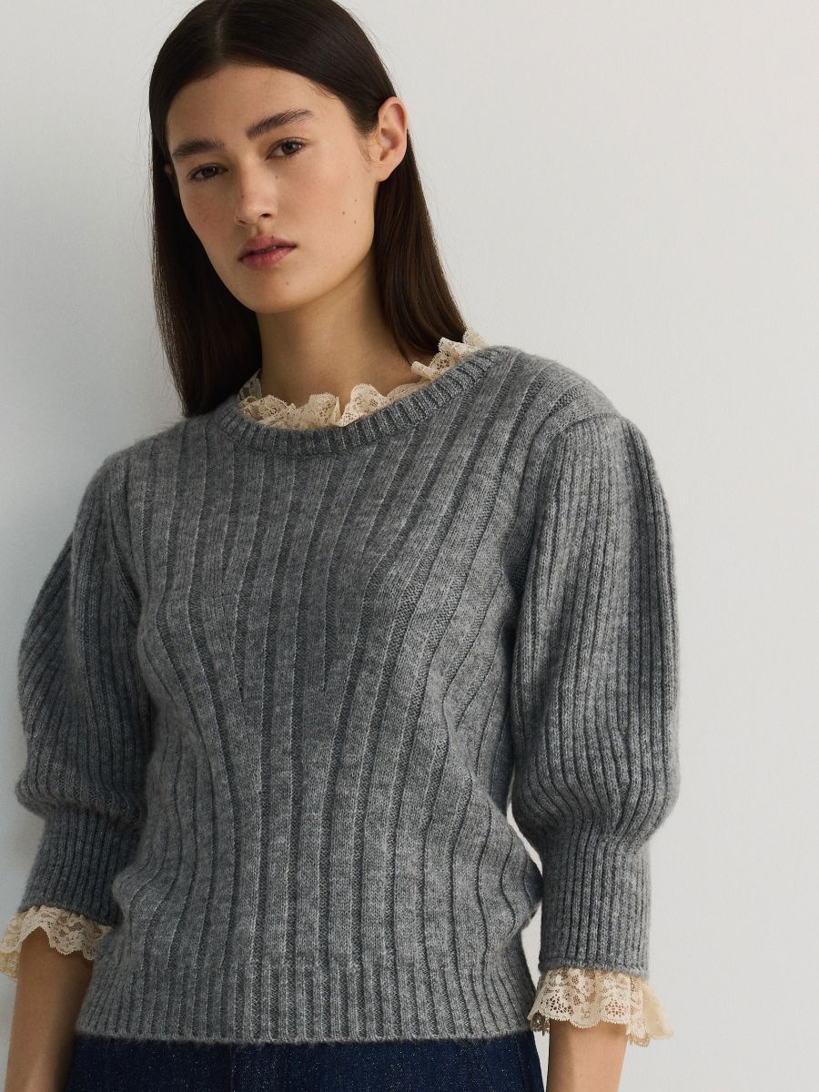 Sweater with puffy sleeves