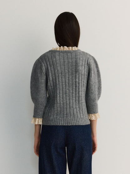 Sweater with puffy sleeves