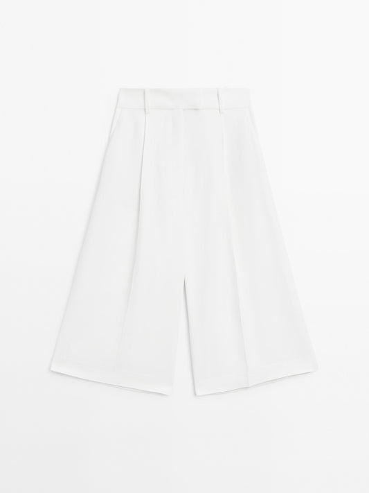 Smart Bermuda shorts with darts