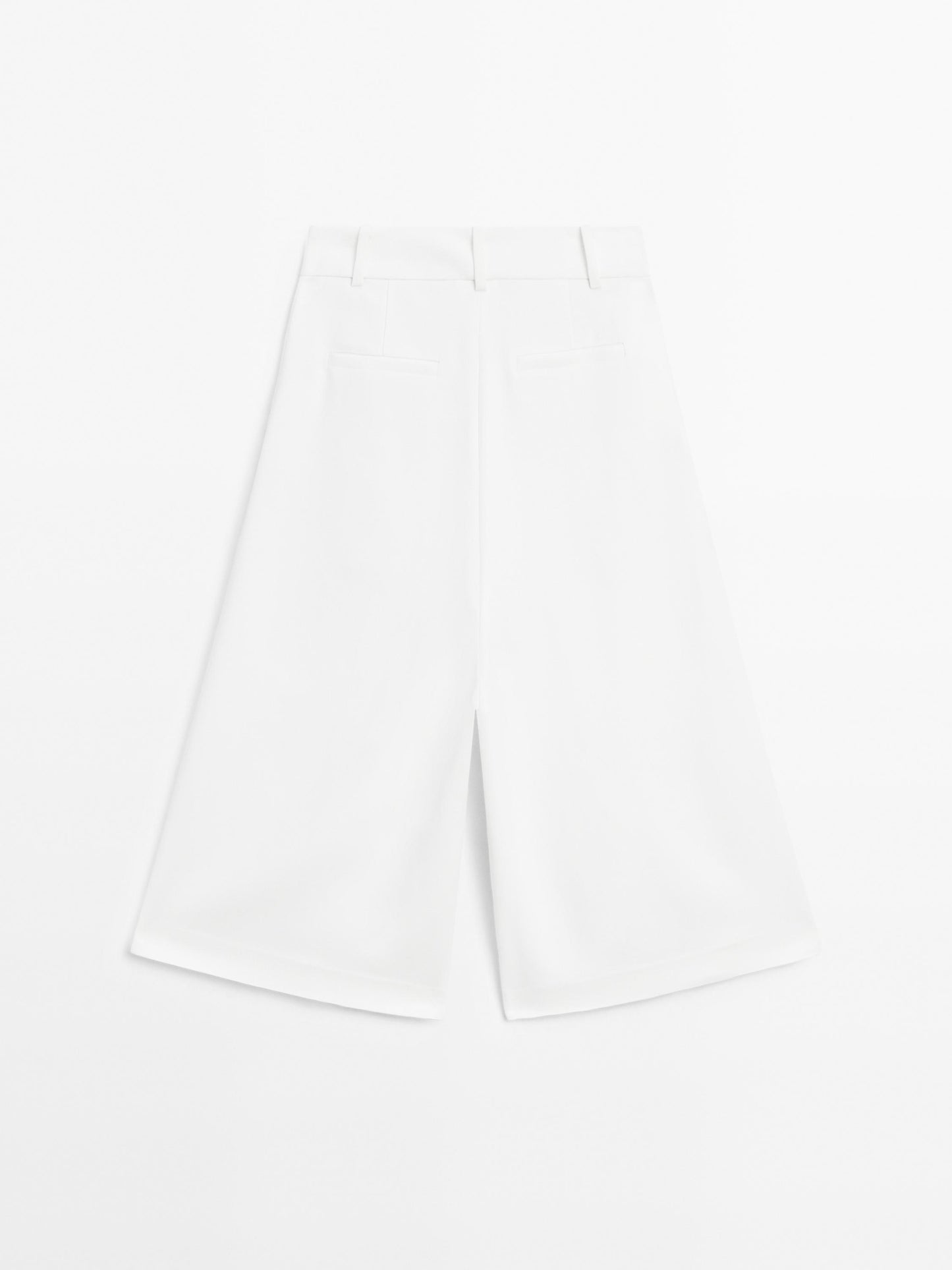 Smart Bermuda shorts with darts