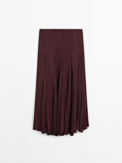Flowing midi skirt with godet details