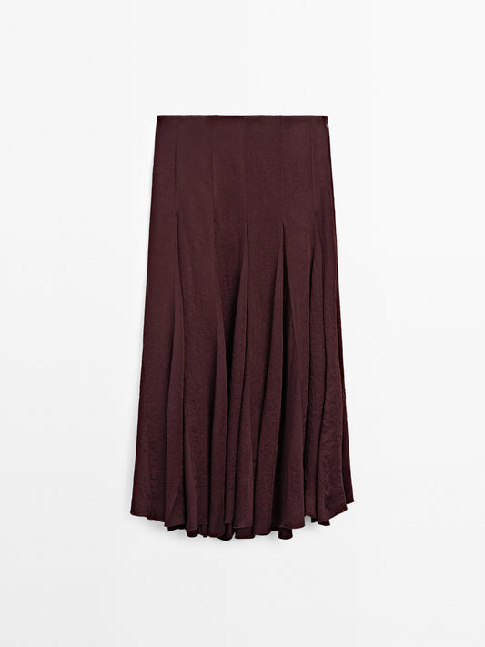Flowing midi skirt with godet details