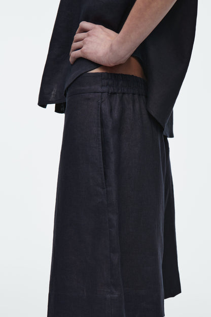 Tailored elasticated linen shorts