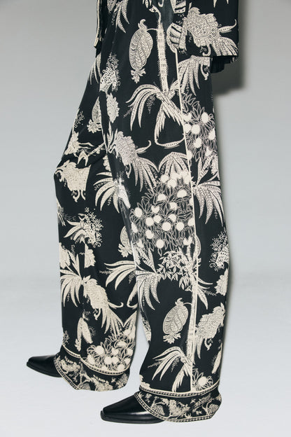 Printed pull-on trousers