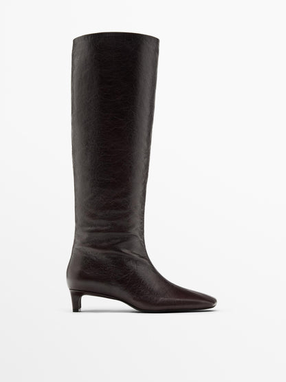 Leather boots with square vamp