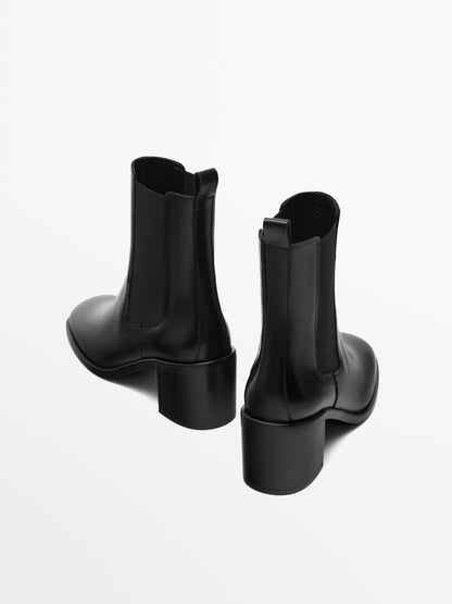 High-heel Chelsea boots